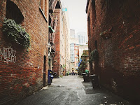 The Blues, Alley, Urban